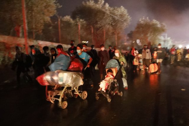 Fuego en el campo de refugiados de Moria